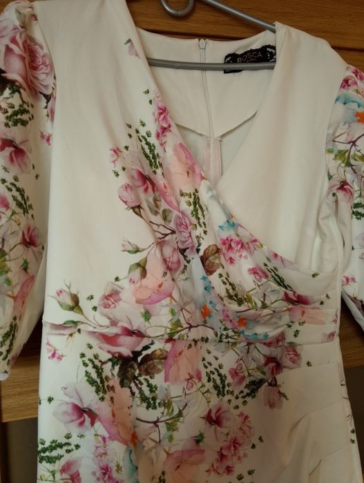 Piękna sukienka w kwiaty