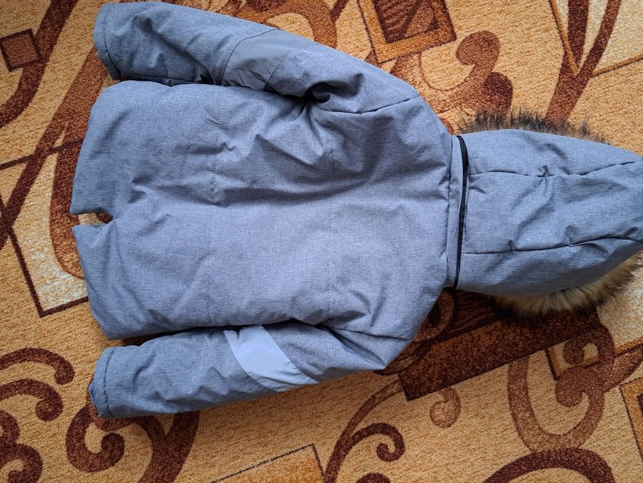 Продаю дитячу зимову куртку