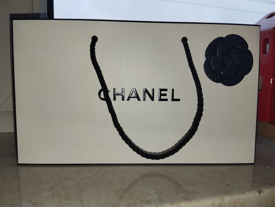 Torebka z kamelia Chanel