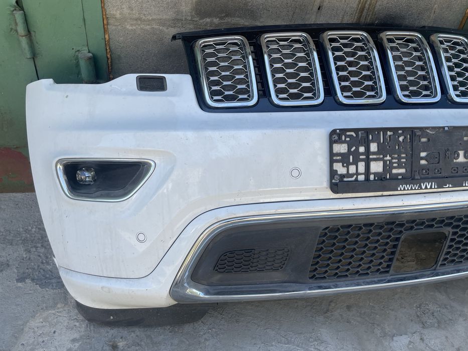 Бампер Jeep Grand Cherokee