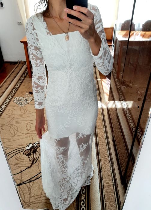 Плаття довге біле