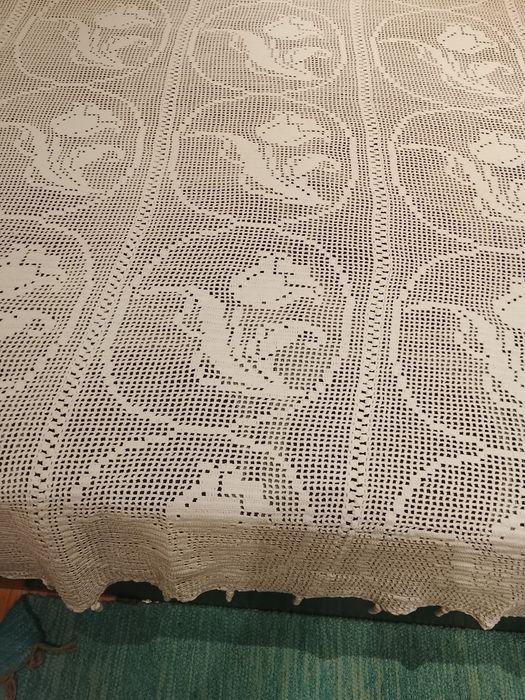 Colcha em renda feita á mão