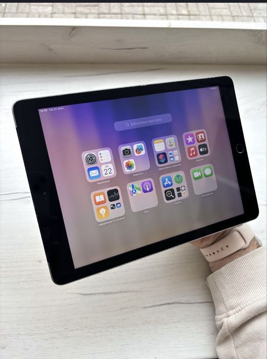 Ipad 5 Space Gray чудовий стан