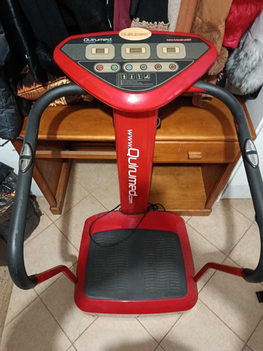Bicicleta e plataforma vibratória de ginástica456772951559393281