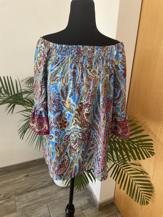 Top Lanidor colorido “off shoulder”