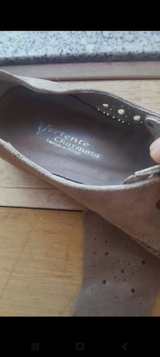 Sapatos em pele como novos