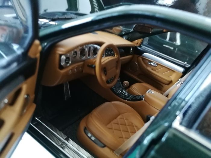 Miniatura Bentley Arnage 1:18 Minichamps