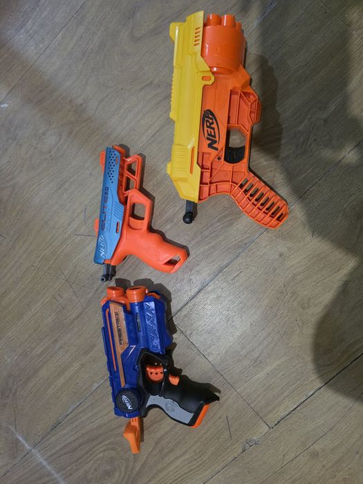 Zestaw oryginalnych pistoletów Nerf