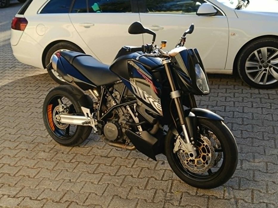 KTM super duke 990 de 2005 de garagem