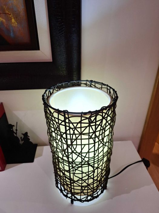 Candeeiro decorativo de mesa ou cómoda