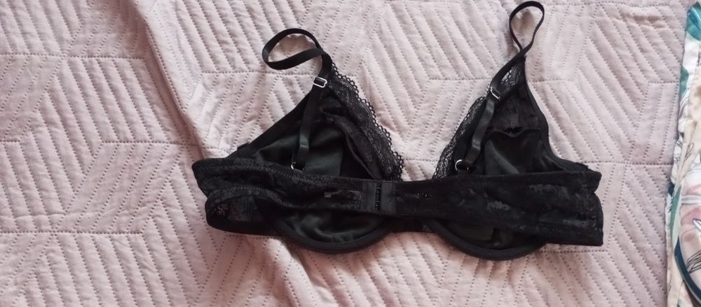 Damski czarny biustonosz