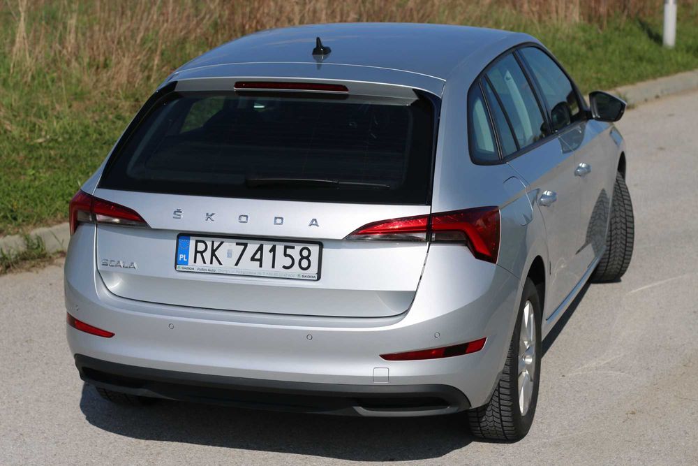 WYNAJEM ekonomiczna Skoda Scala wypożyczalnia
