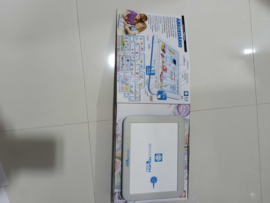 Jogo didático Etouch Júnior - Aprendo o Abecedário
Educa