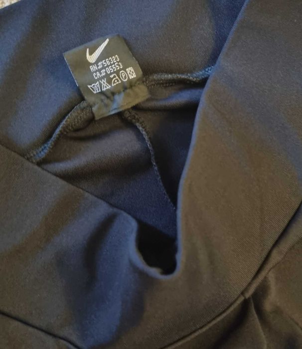 Спортивні легінси Nike