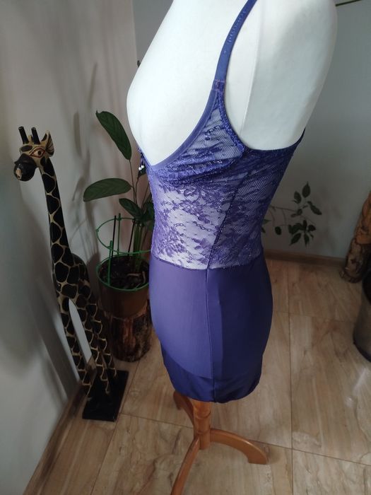 Triumph bielizna modelująca halka push up m