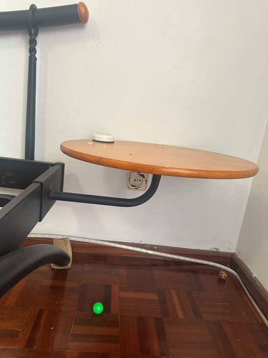 Vendo Cama e colchões