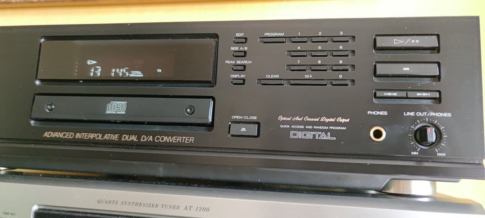 Akai CD - 57 player