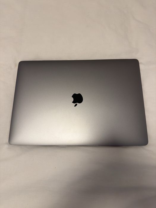 Apple MacBook Pro 2019 | 16" | i7- 9750H | 16 GB | 512 GB SSD | 5300M 4 GB | cinzento espacial | PT