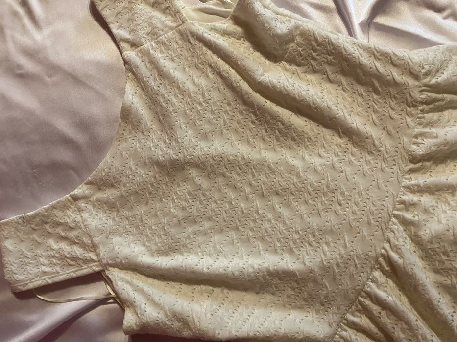 Biała fajna sukienka L