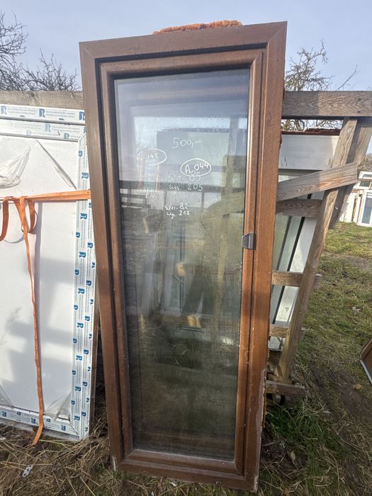 1x okno pcv 82x215 orzech obustronny rozwierno uchylne (transport)