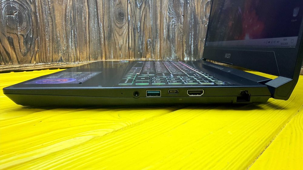 Стильний Геймерський Ноутбук Msi Katana 15 B12V /RTX 4050 6GB/ГАРАНТІЯ