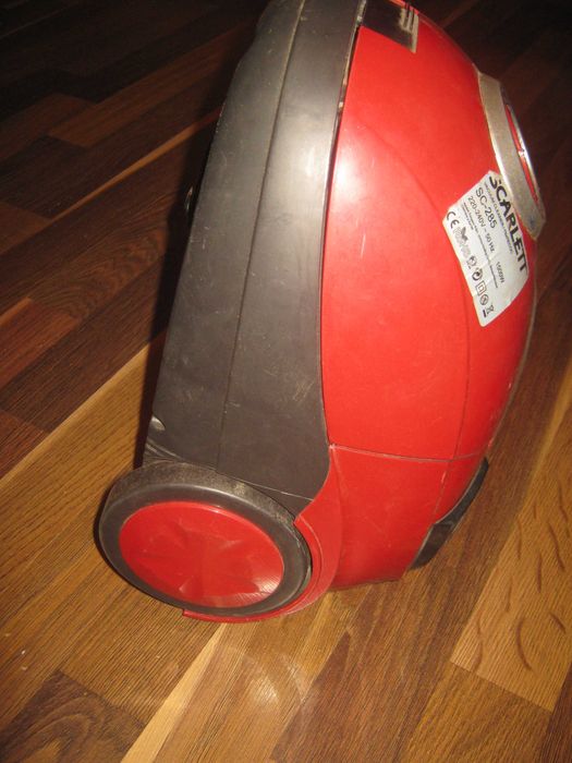 Пылесос Scarlett,под ремонт.