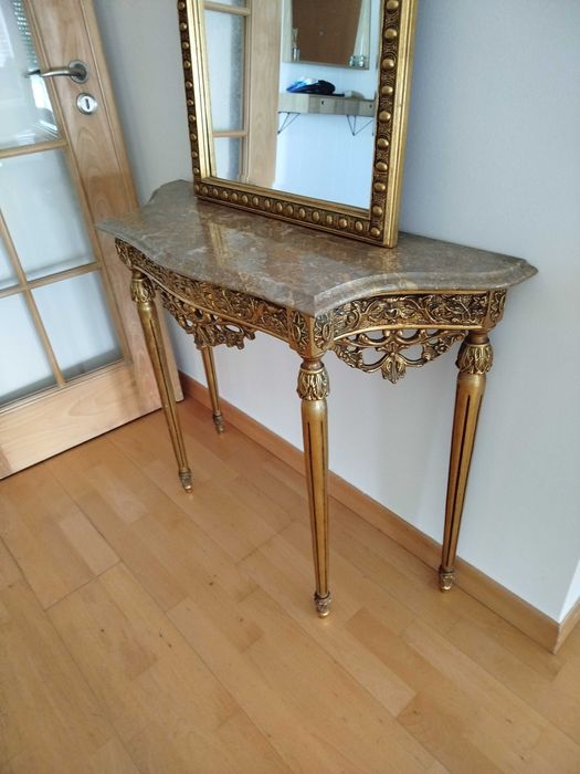 Antiga e lindíssima Credência e Espelho