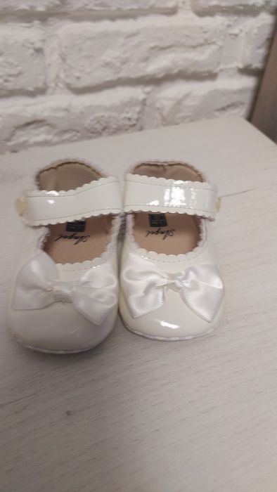 Продам туфельки пинетки на 1 год