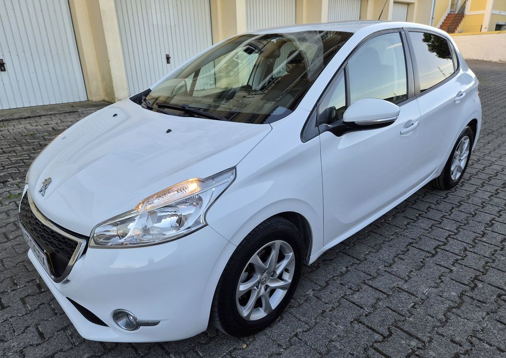 Peugeot 208 1.4 Hdi 137 mil km — photo 2