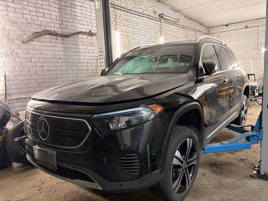 Разборка, розбір Mercedes-Benz EQB 350 X243 2022 року Шрот, Запчастини