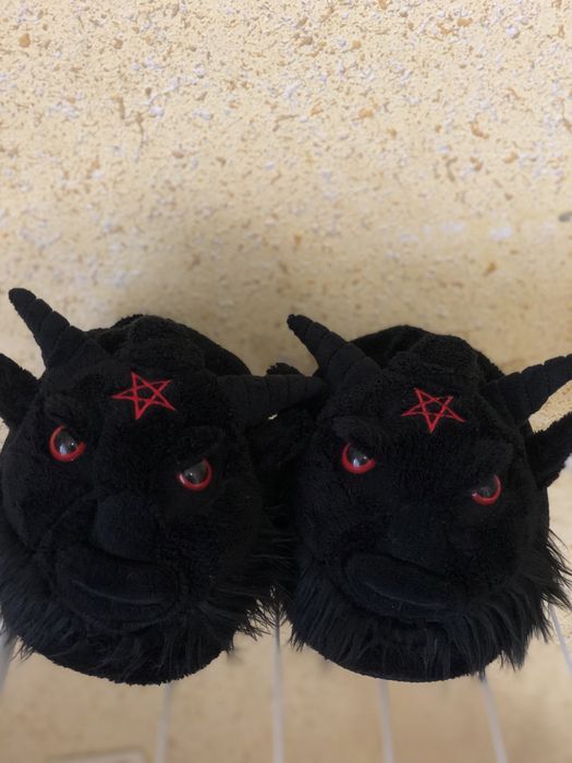 плюшеві домашні тапочки Killstar Kreeptures Dark Lord (Бафомет)