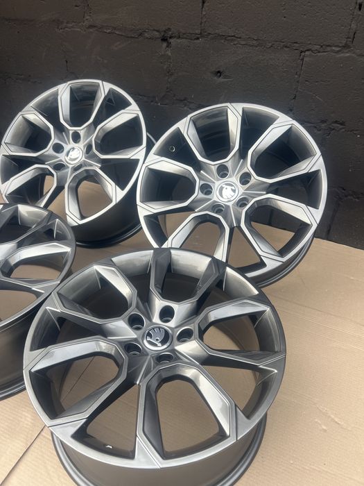 Диски р18 5/112 Ет44 8j dia57.1m Шкода Октавія, Кодіак, Суперб