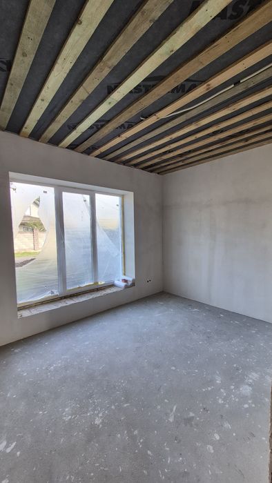 Продам класний котедж  з внутрішніми роботами та великою ділянкою!!!