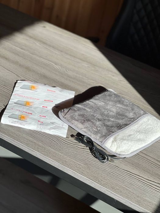 Електрична грілка-килимок для ніг зі швидким нагріванням 30*30 см