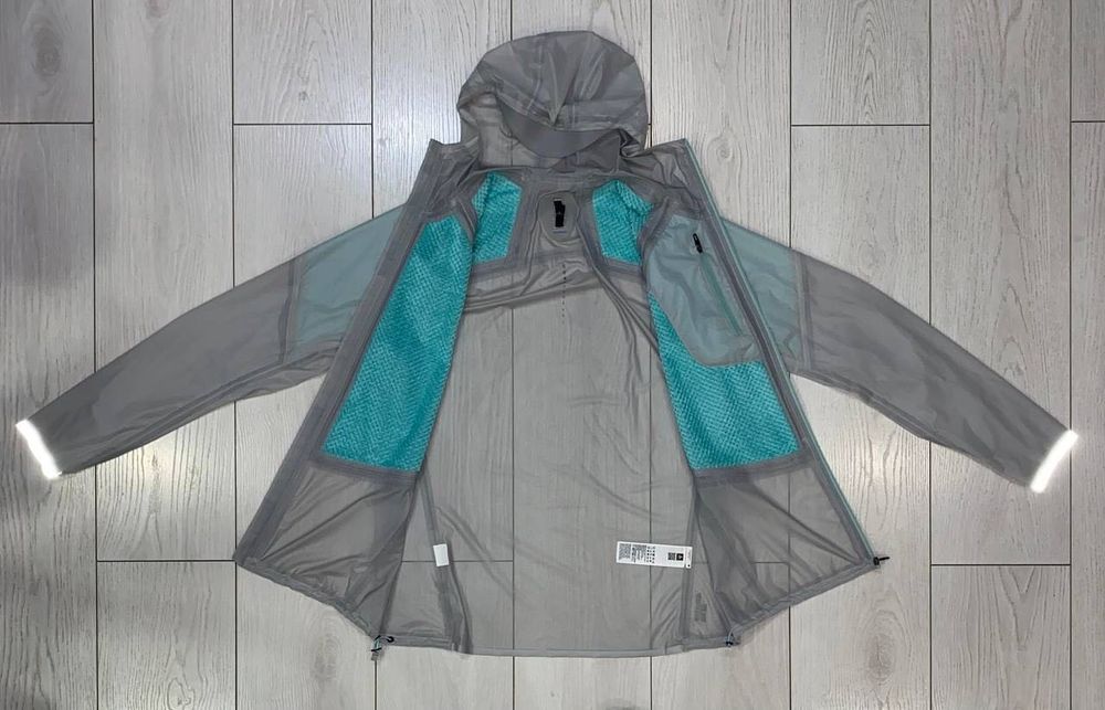 жіноча ультра легка штормова мембранна куртка Odlo