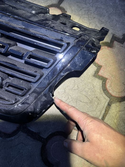 LR180203 - Решетка радиатора передняя RANGE ROVER VELAR