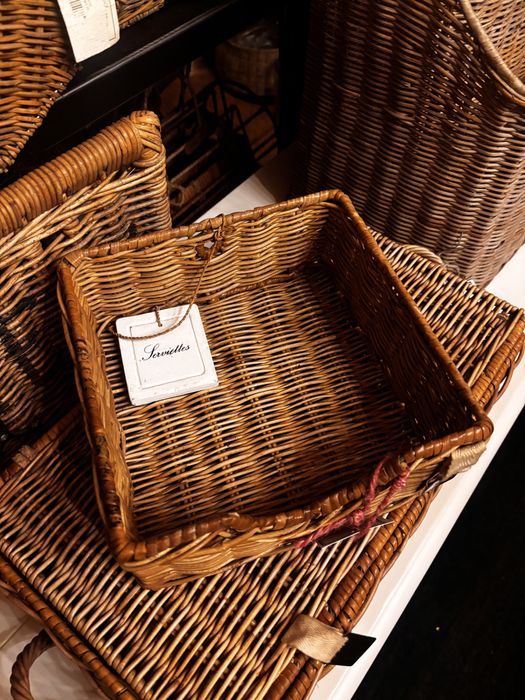 Riviera Maison ozdobny serwetnik rattanowy