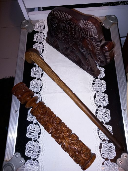 Peças em madeira de varios países como se pode ver nas fotos