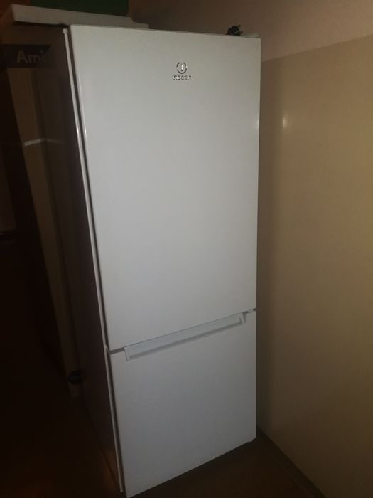 Lodówka Indesit LR6 S1 W - brak czynnika