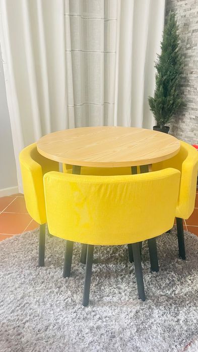 Mesa e 4 cadeiras conjunto completo