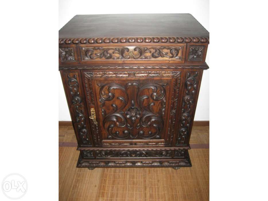 Aparador móvel renascentista