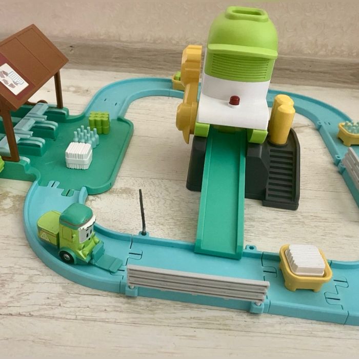 Робокар Поли - мусороперерабатывающий завод и полицейский участок