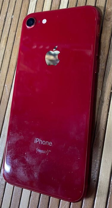 iPhone 8 64Gb + чохли