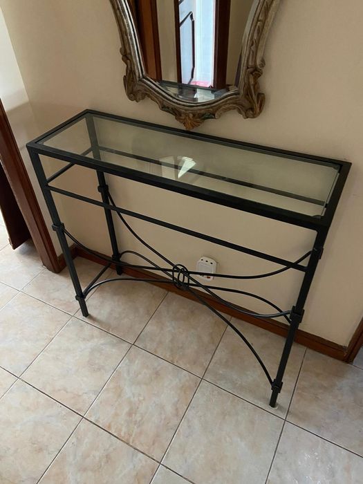 Móvel de Vidro Preto