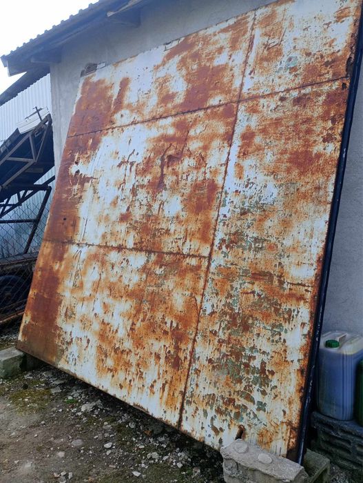 Drzwi do przechowalni, garażu itp