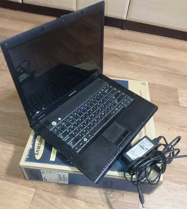 Ноутбук Samsung R60+ 15,4" intel T8100 2ядра/2GB RAM/SSD 128GB/Win 7