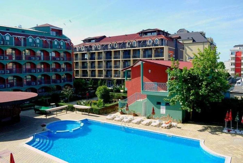 Красивое студио в центре Солнечного Берега