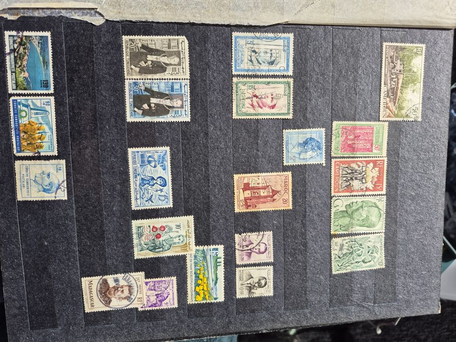 Duży Klaser Znaczków PRL i Świat – Rycerze, Kosmos, Sport, Fauna