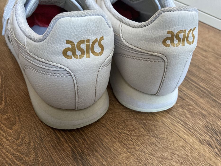 Buty damskie Asics Tiger Runner białe 1192A190