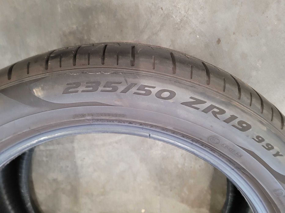 Opony Pirelli 235 /50 19 lato 2 sztuki